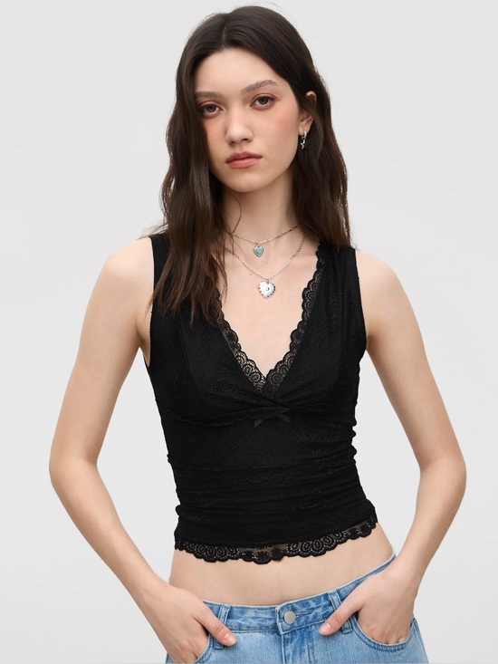 Cider Tops - NWT Lace Ruched Crop Tank Top